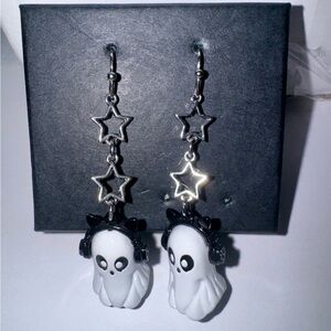 ghosts with headphones earrings